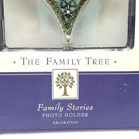 Hallmark The Family Tree Family Stories Photo Holder Frame Ornament 2002 QP1336 - Picture 2 of 9
